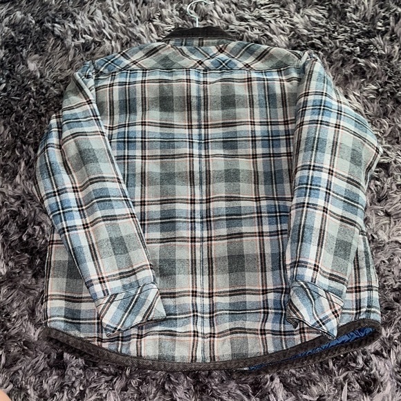 RVCA BOYS SIZE SMALL FLANNEL WITH A QUILTED LINING FOR EXTRA WARMTH - Picture 7 of 10